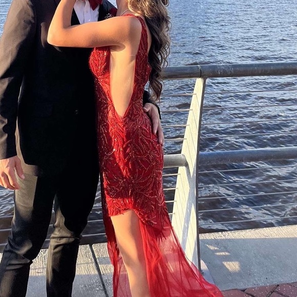Red Jovani prom dress - Picture 4 of 8